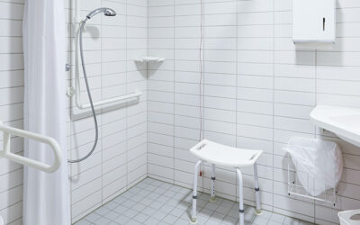Adapter une salle de bain pour favoriser le maintien à domicile d’une personne âgée