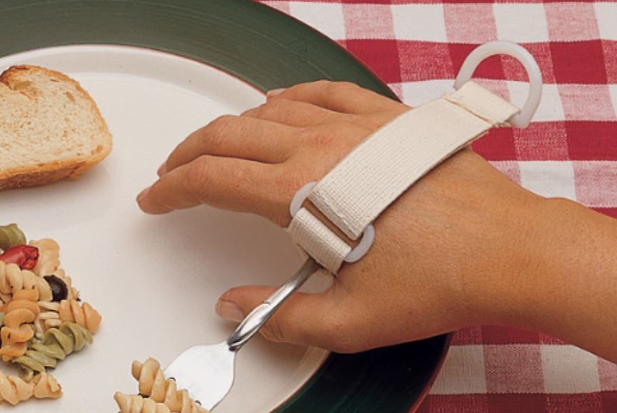 Un bracelet pour faciliter l'utilisation d'un ustensile